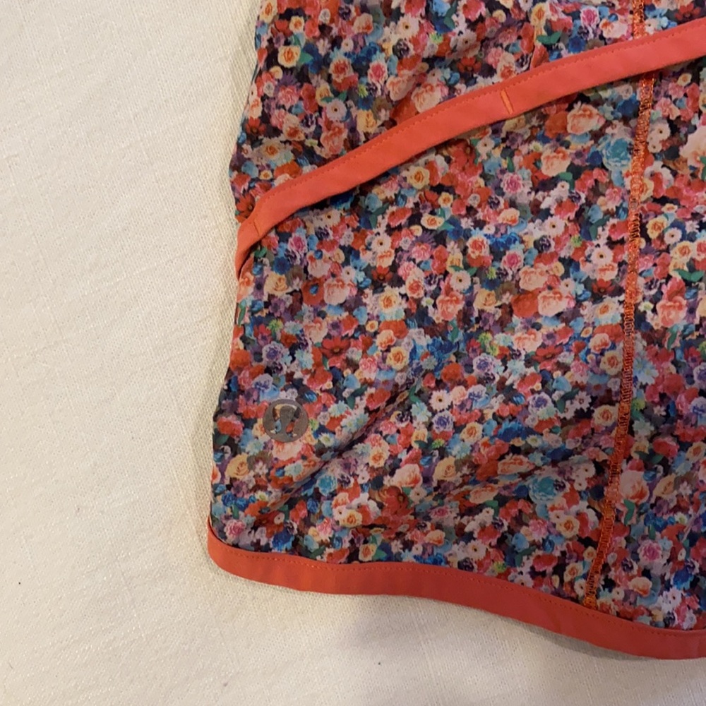 Lulu lemon running shorts - Picture 3 of 4